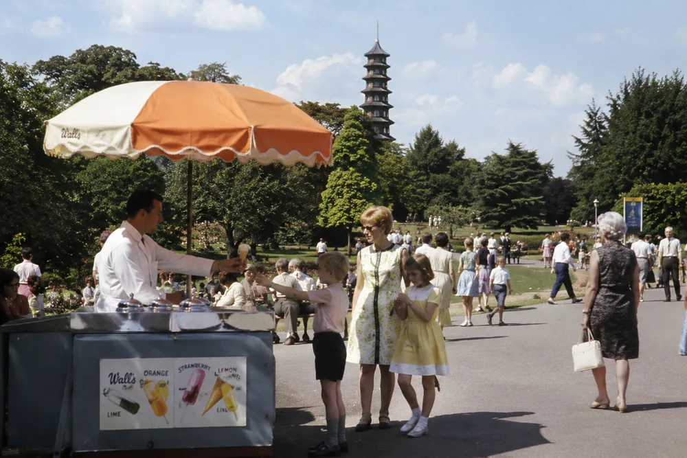 Imaginierte Londoner Parksituation mit Pagode