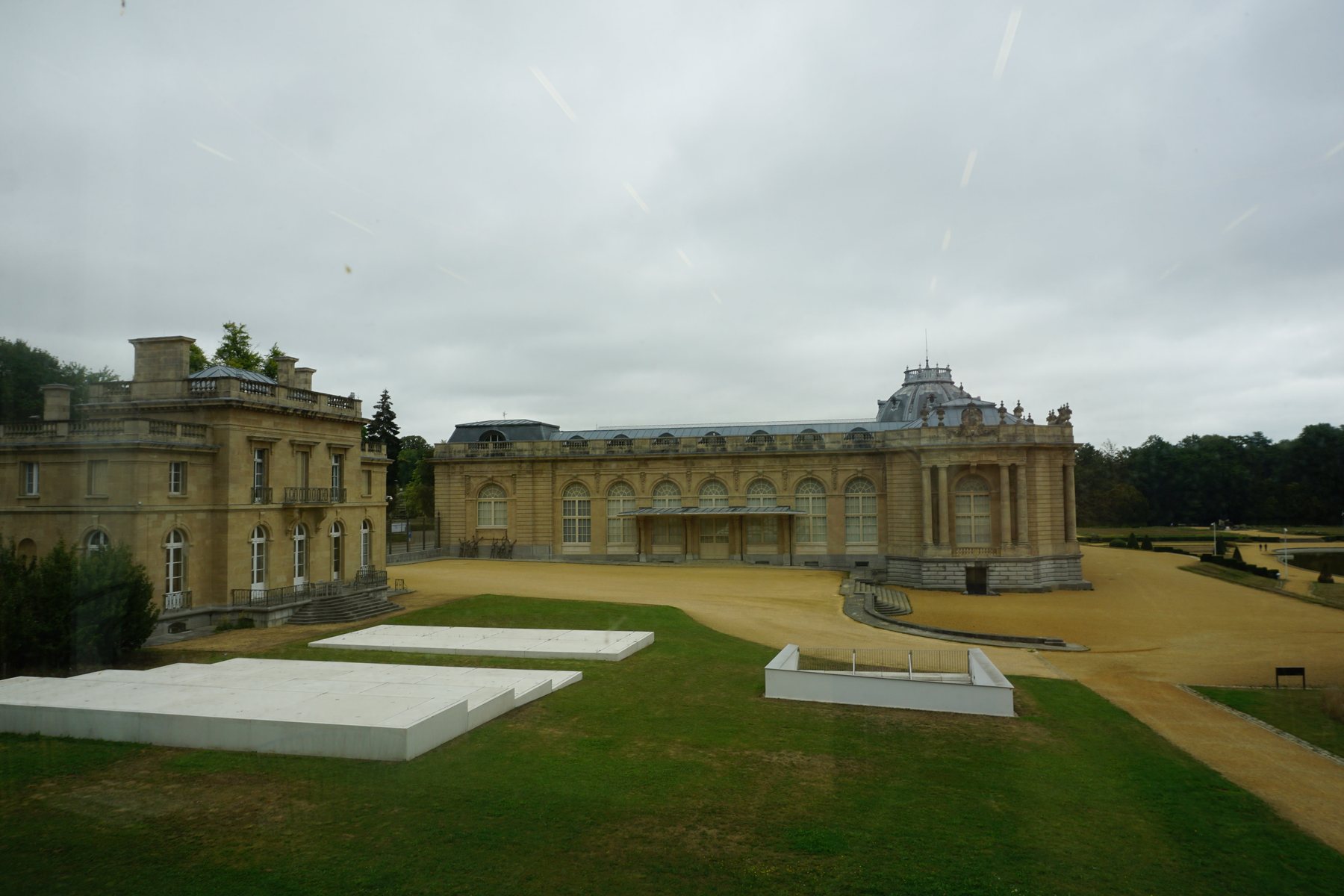 Gesamtansicht des historischen AfricaMuseums und seiner Anlagen in Tervuren